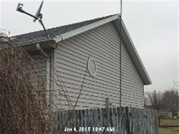 2nd image of 2705 W Woodview Dr