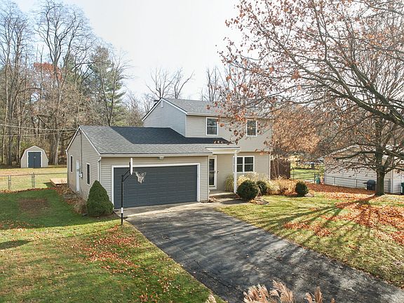 4th image of 115 Suwanee St