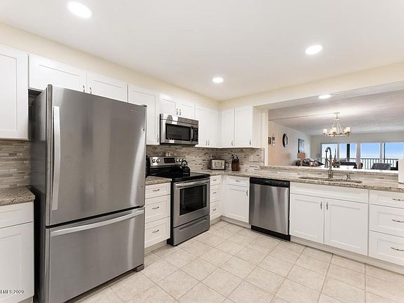 4th image of 1125 Highway A1a APT 605