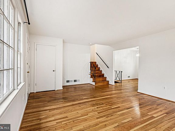 5th image of 615 Edmonston Dr