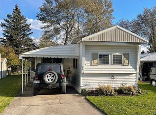 26 Xavier Rd, Clarence, NY 14031