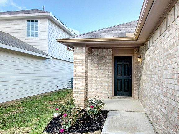 3rd image of 5611 Latta Plantation Dr