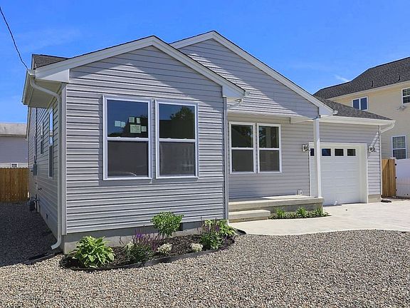 2nd image of 46 Southwind Dr