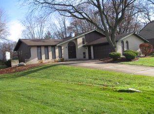 5082 W 85th Ln, Crown Point, IN 46307