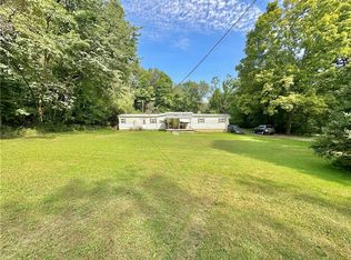 121 Bennet Dr, Ellwood City, PA 16117