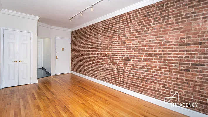 Rented by The Agency | media 11