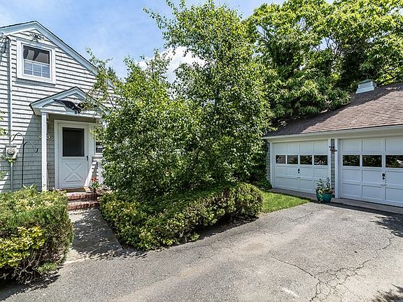 4th image of 14 Baycrest Ave