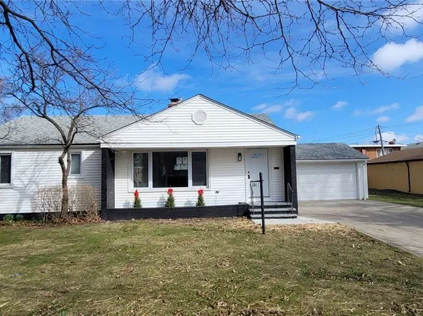 3917 Glenwood Rd, Cleveland Heights, OH 44121