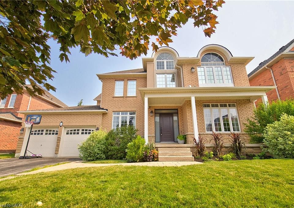 1st image of 16 Watercliff Pl