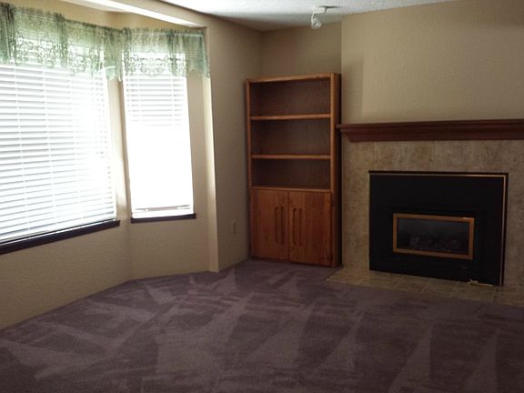 3rd image of 801 37th St SE Unit A