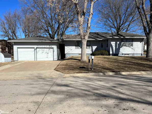 447 E Valley Dr, Carroll, IA 51401