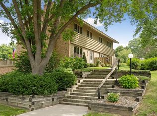 143 Windsor Ct, New Brighton, MN 55112