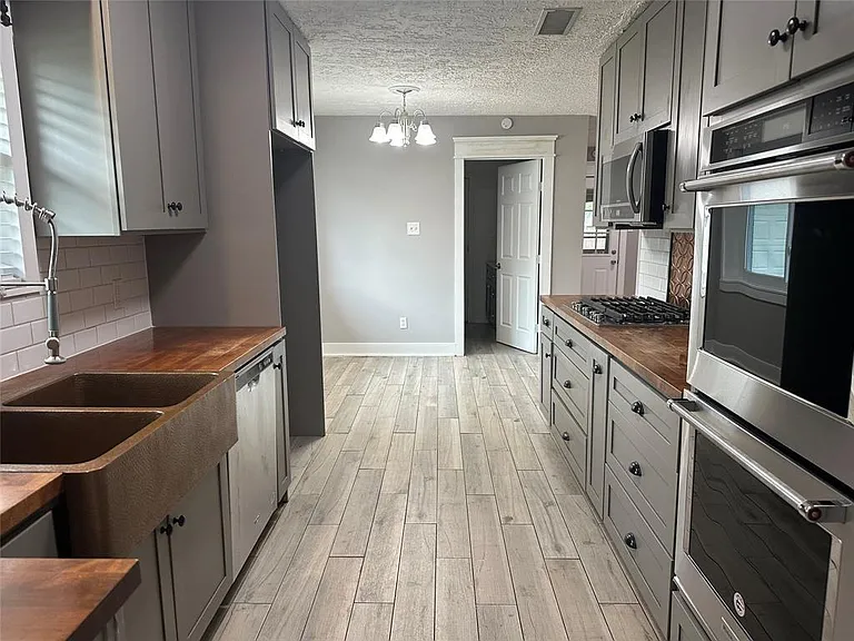 228 Oak Manor Dr — Photo 13