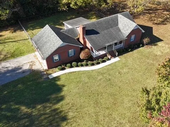 6692 State Highway 401 S, Bunnlevel, NC 28323
