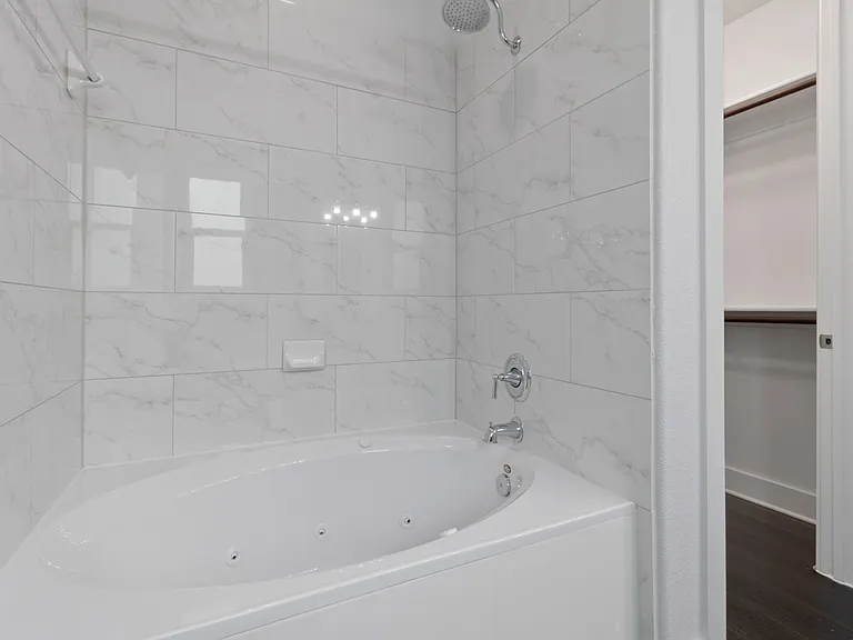 B2-Sand Dollar-Bathroom B2-Sand Dollar-Bathroom
