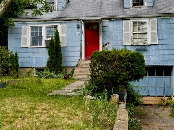 96 Higgins Rd, Framingham, MA 01701