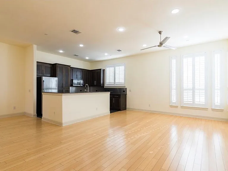 4311 Hartford St #D — Photo 3