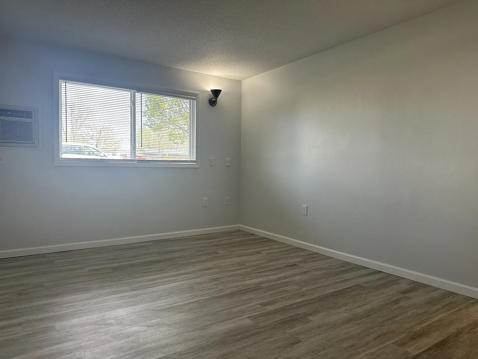 Parkview Apartments — Photo 2