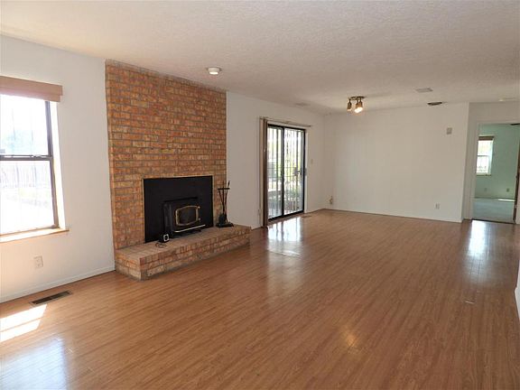2nd image of 7408 Mesa De Arena NW