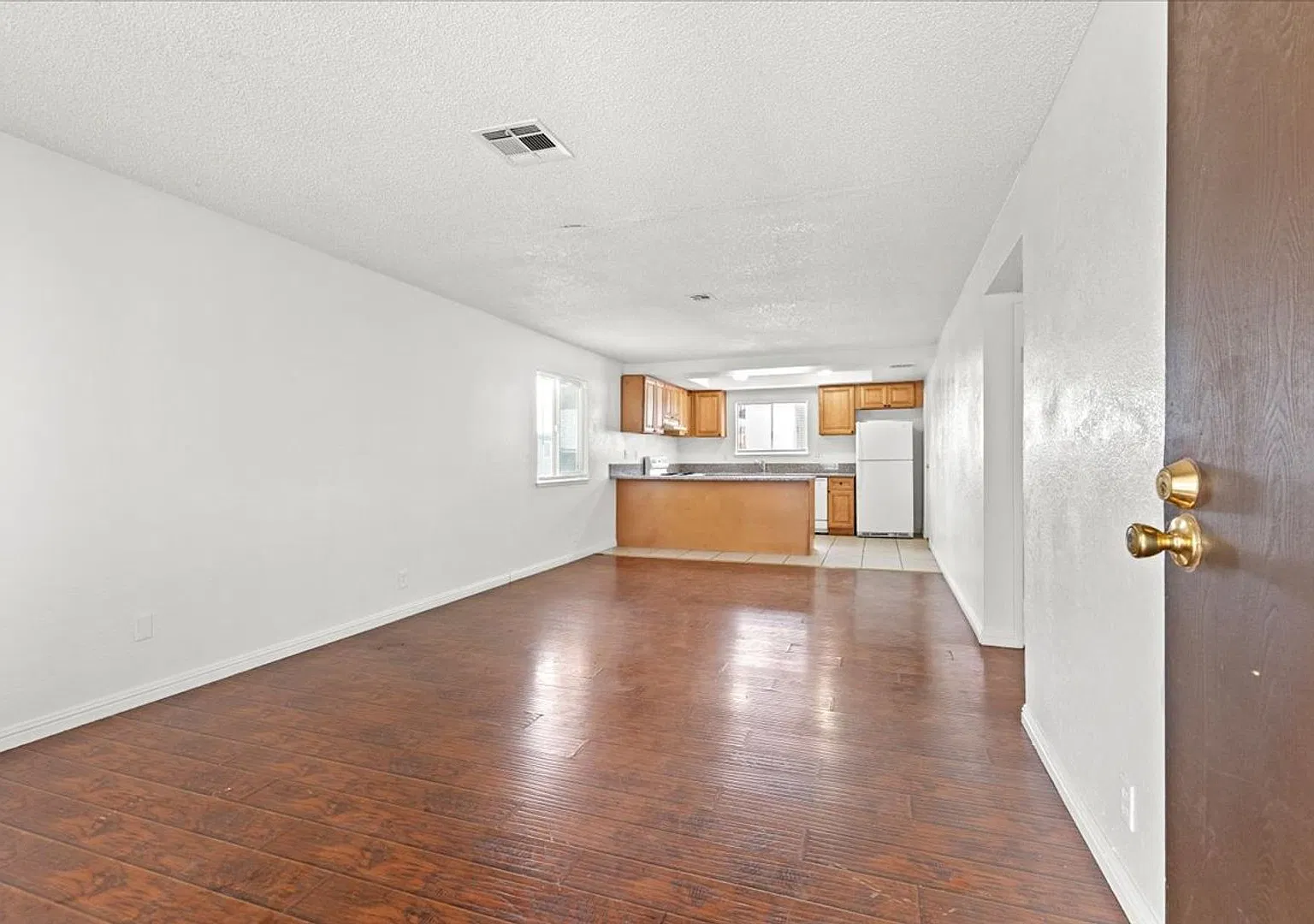 Van Dyke — Photo 3
