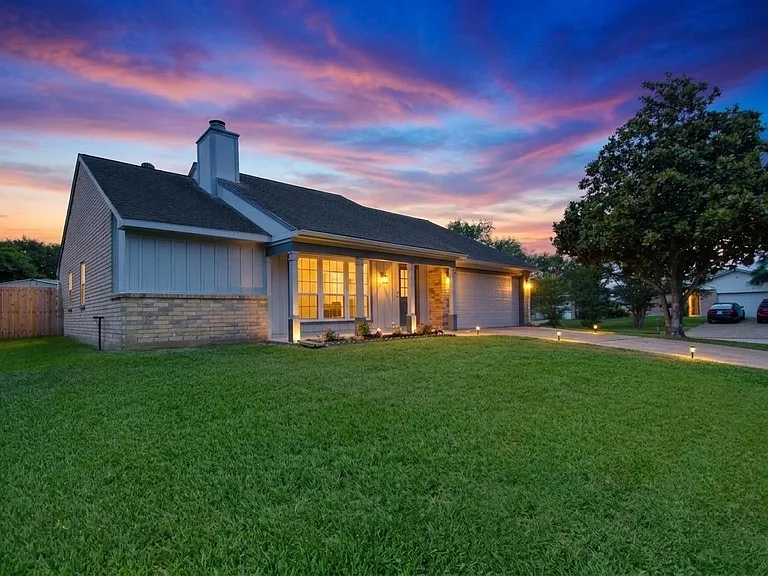 22831 John Rolfe Ln S — Photo 4