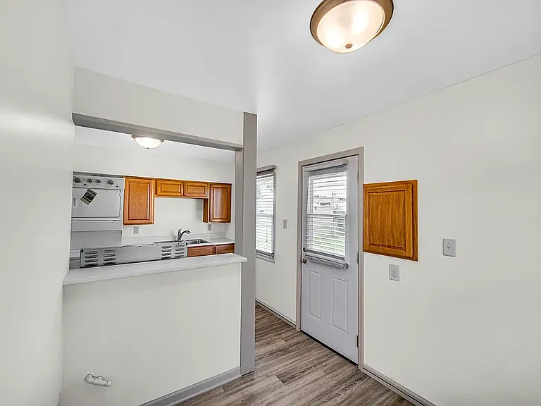 6740 Olcott Ave — Photo 3