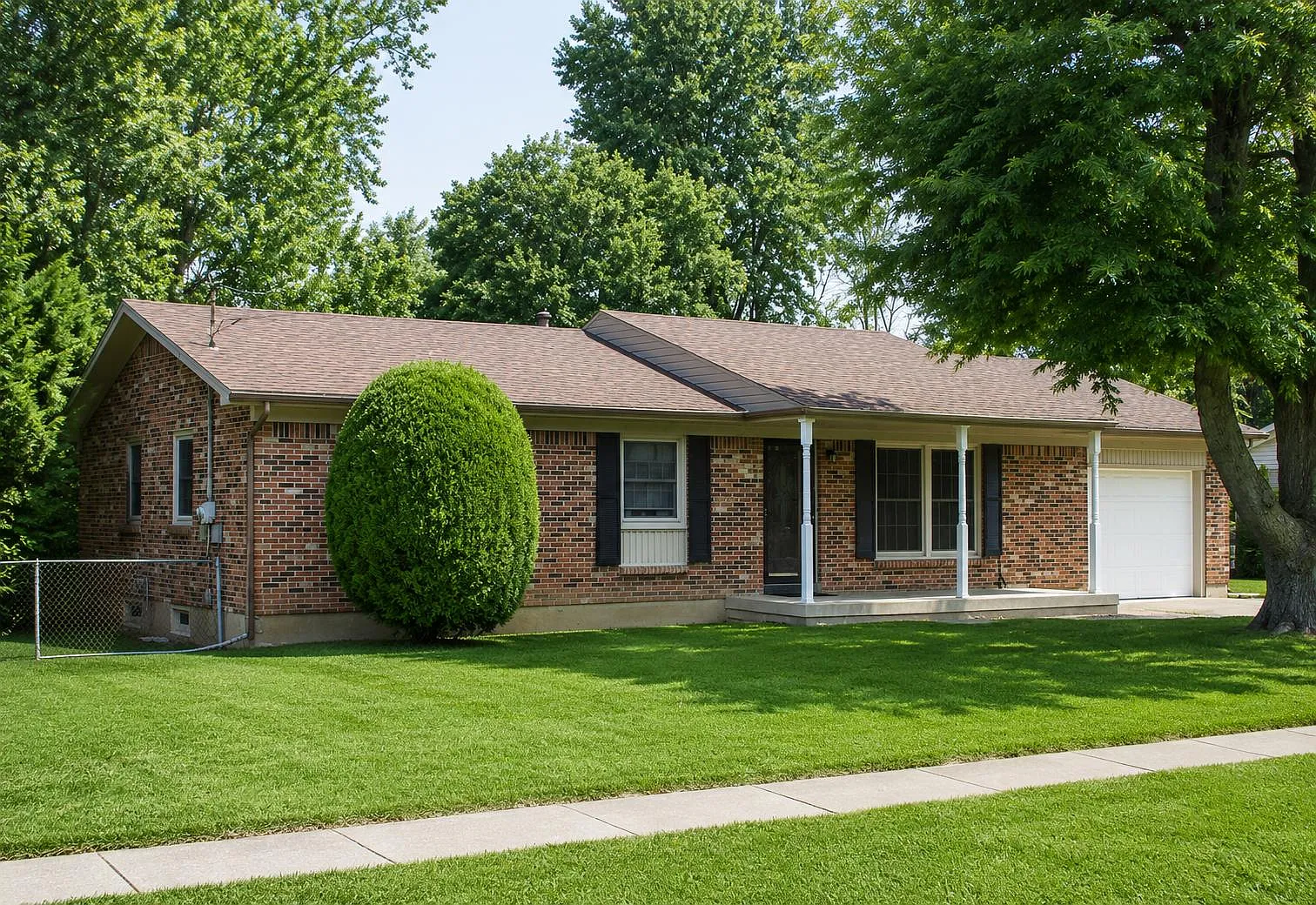817 Pearman Ave — Photo 1