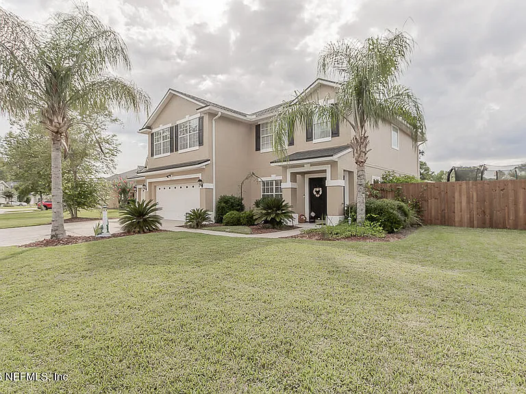 1432 Greyfield Dr — Photo 3