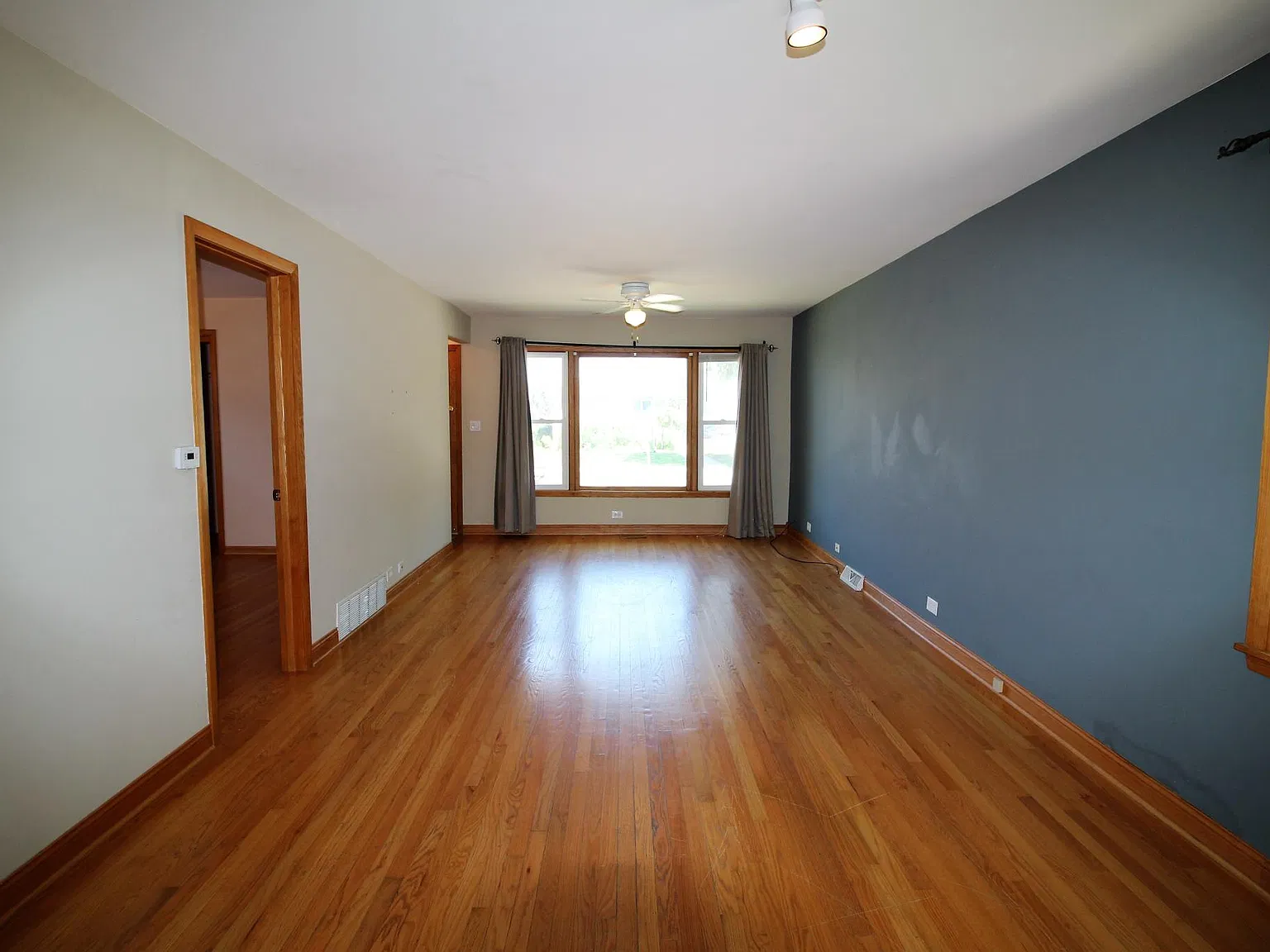 3500 N Natoma Ave — Photo 2