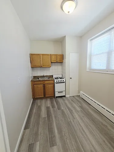 444 E 36th St #13 Photo 1