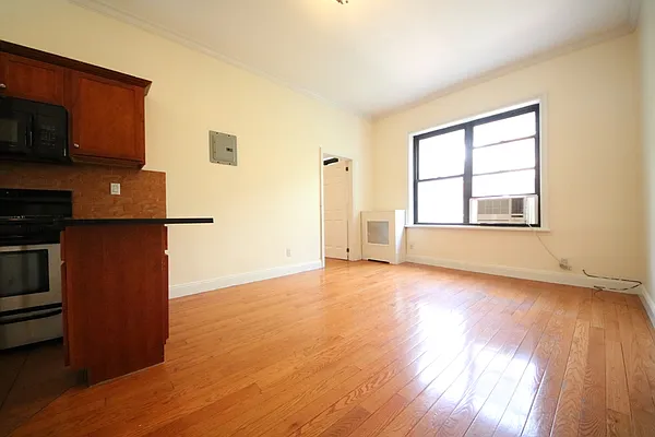 Rented by (Legacy) NY Quality Living Uptown | media 12