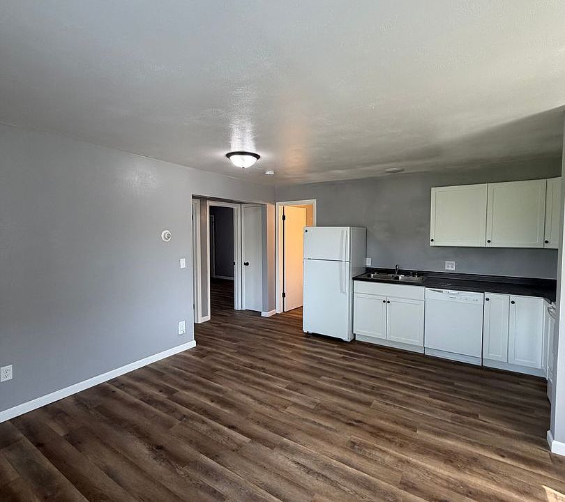 1st image of 440 W Calumet St APT 1