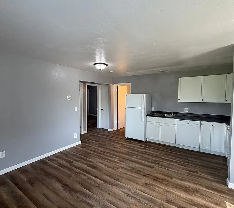 440 W Calumet St