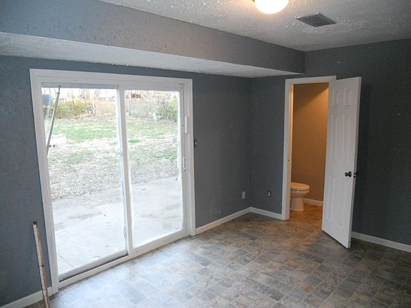 Bedoom with Half Bath