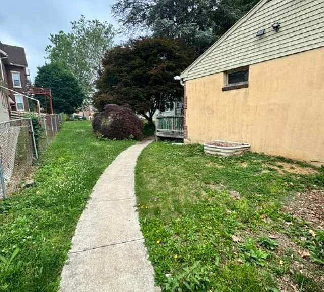 411 S Walnut St #4 — Photo 13