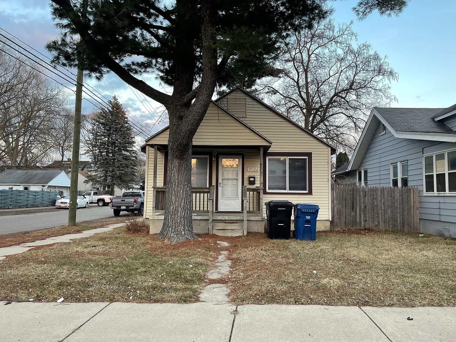 2 bed, 760 sqft, $1,200 — Photo 1