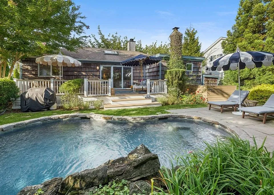 62 Middle Pond Rd