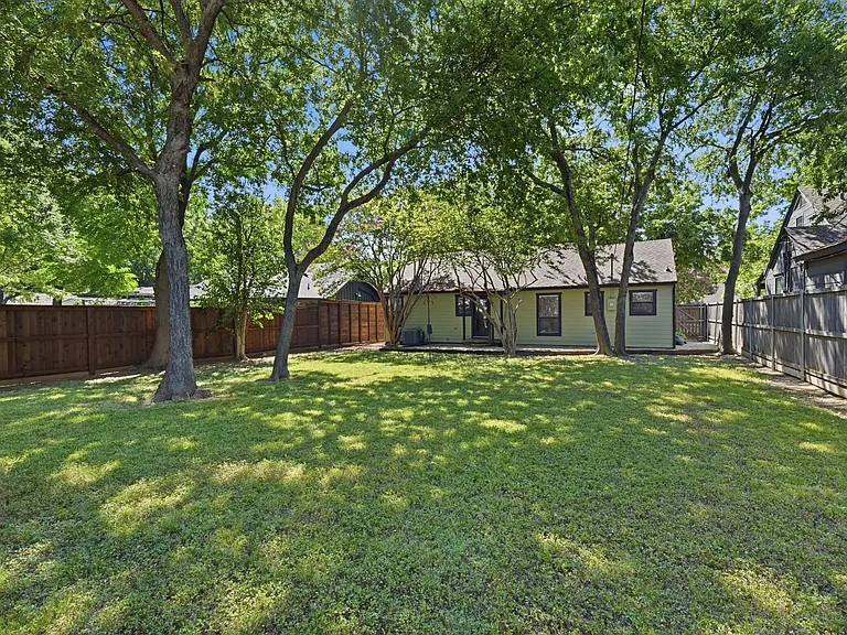 9011 Angora St — Photo 23