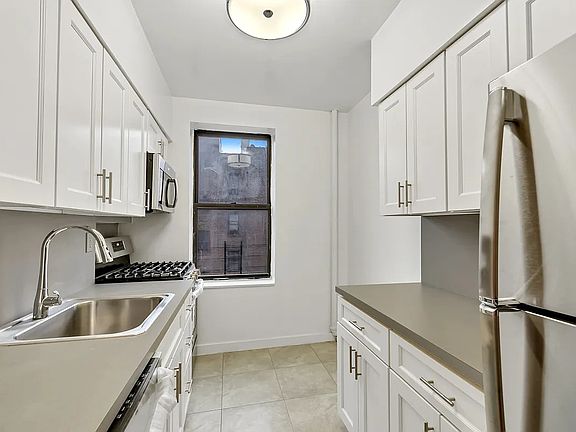 2nd image of 225 E 202nd St APT 3F