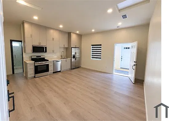 2 bed, $3,000 — Photo 1