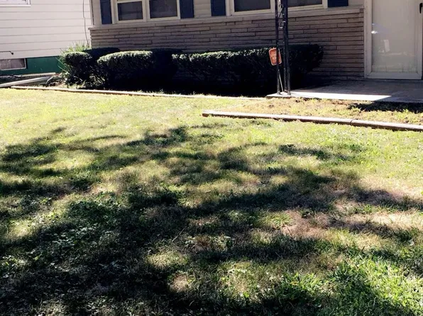 6822 Van Buren St, Merrillville, IN 46410