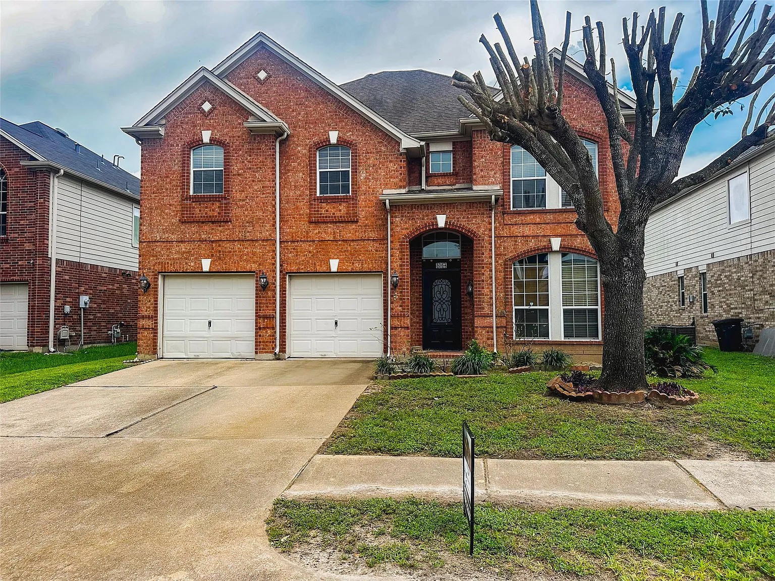 7 bed, 5.0 bath, 4019 sqft, $3,290 — Photo 1
