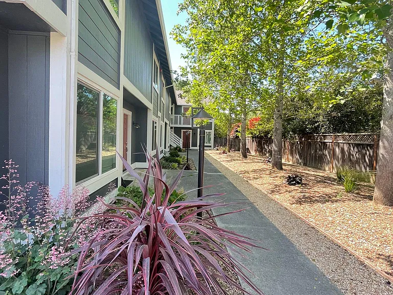 418 Piper St #3 — Photo 4