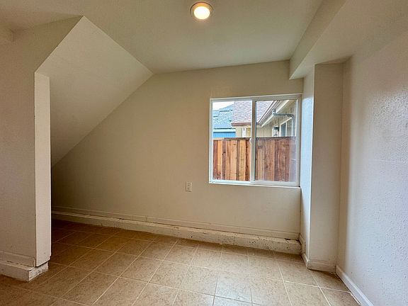 4th image of 310 Hansbery Way #A