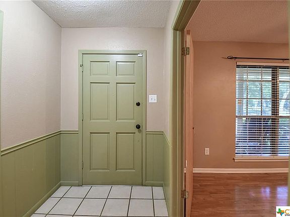 4th image of 713 Estate Dr