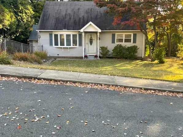 80 Noyes Street, Pearl River, NY 10965
