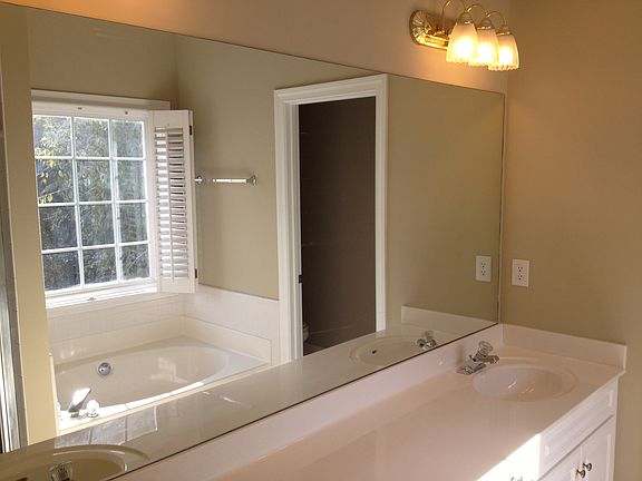 5th image of 101 Hanbury Ln