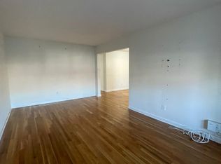 6210 69th Pl FLOOR 1, Middle Village, NY 11379