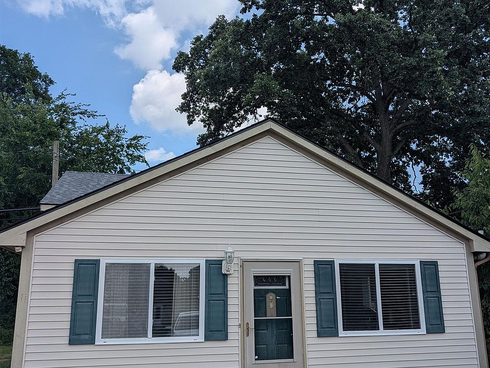 1st image of 901 S Winding Dr