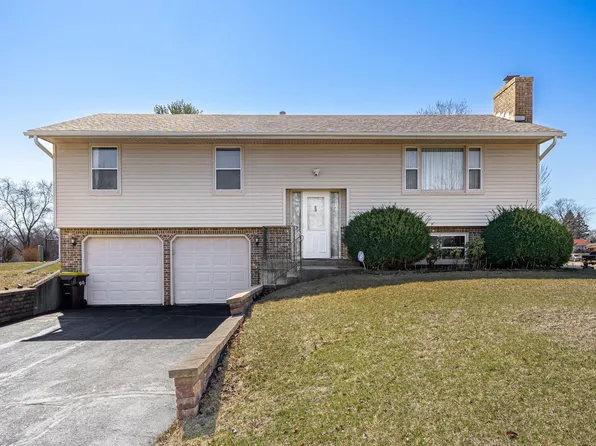 3321 Pecan St, Rockford, IL 61114